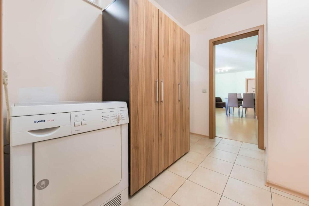 Appartement Minimalistic 1Br Flat With A Parking Spot à Varna Extérieur photo